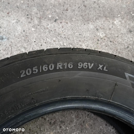 Opona 205/60/16 Kumho Ecowing ES01 (NE9641) - 4