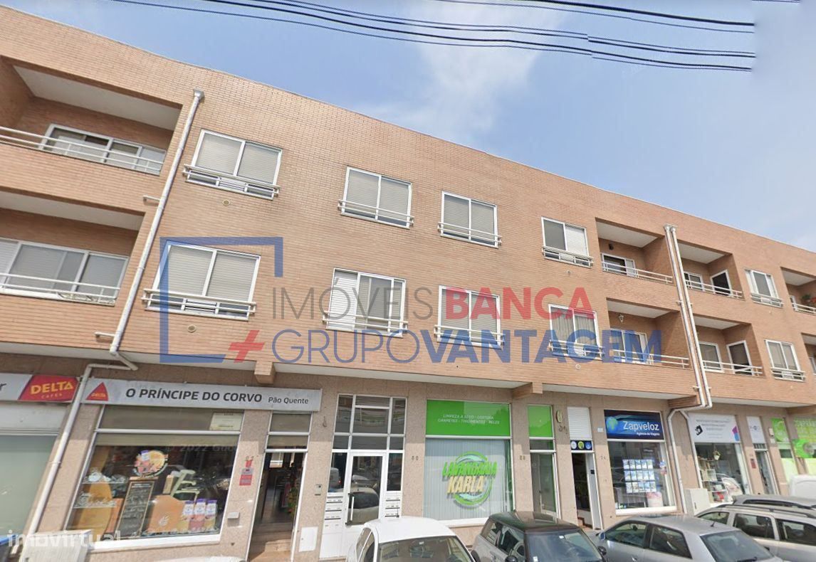 Apartamento T2 em Arcozelo para venda, com garagem e arrumos