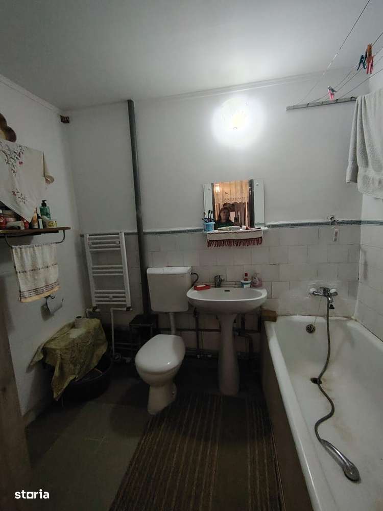 Se vinde apartament 50mp burdujeni langa scoala 51.000e  2 cam cent-4