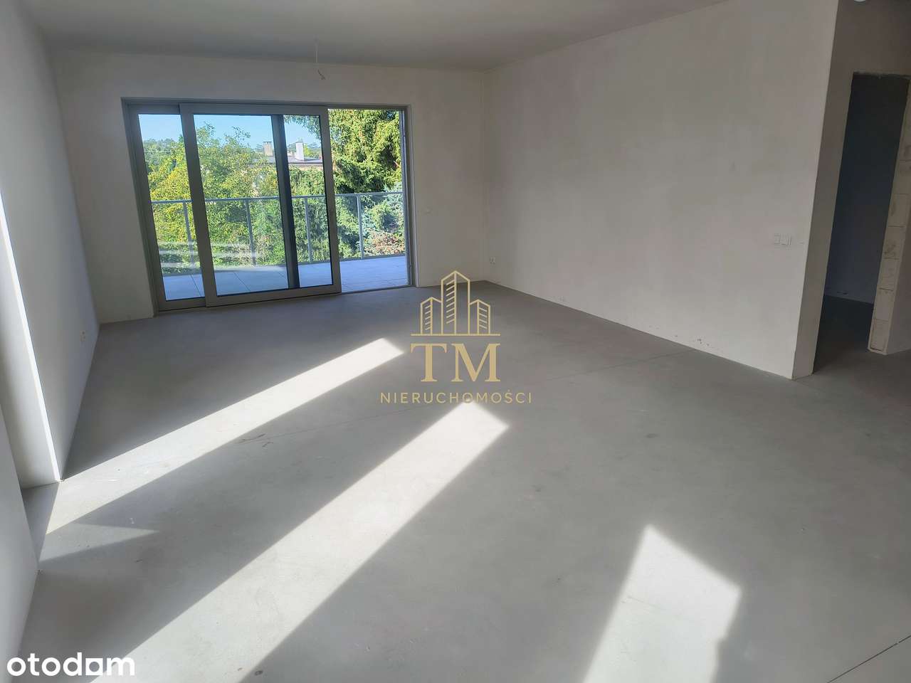 Julianów - dwukondygnacyjny apartament z tarasem i ogródkiem-5