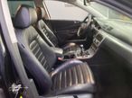 VW Passat Variant 2.0 TDI DPF Highline - 31