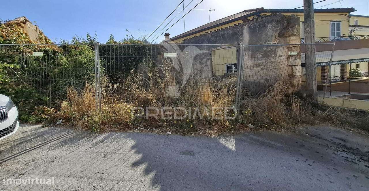 Moradia T0 com Garagem para recuperar em Pernes, Santarém. - Grande imagem: 4/12