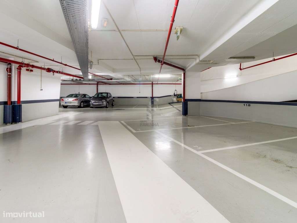Apartamento T4 de elevado padrão, pronto a habitar na zona nobre do...-24