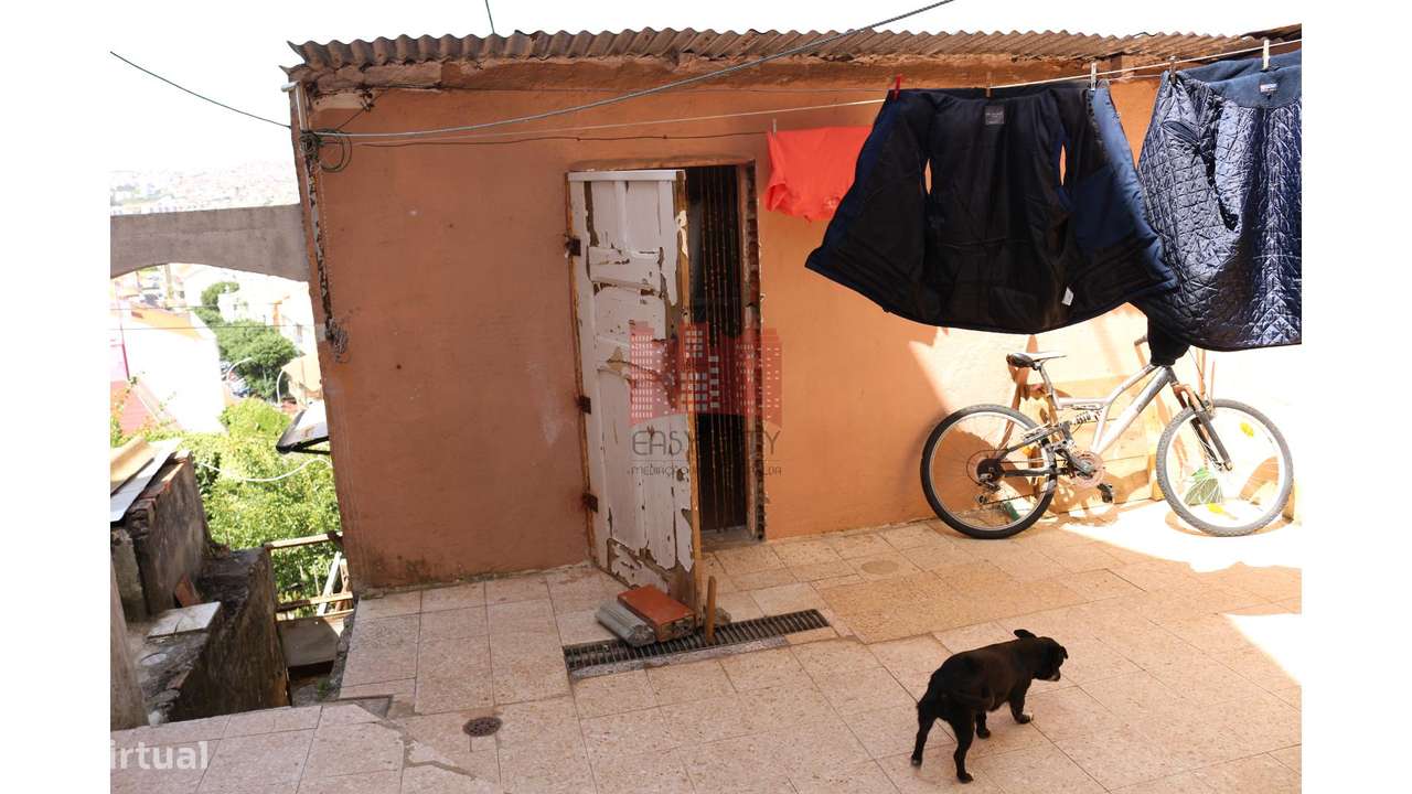 Moradia T2+T2 | Terreno 326 M2-20