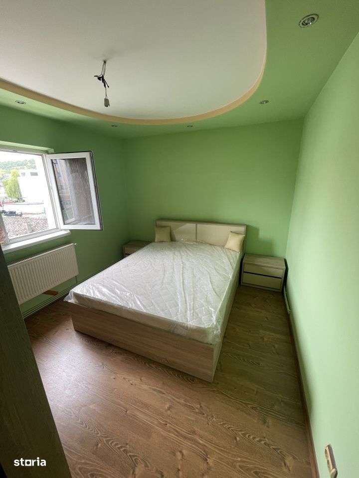 De vanzare apartament cu 3 camere, etajul 2, Dealul Florilor-6