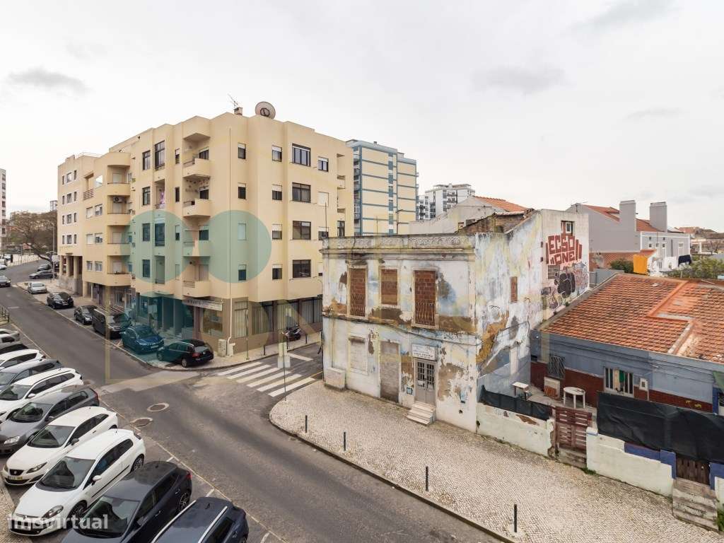 Apartamento T2+1 com excelente luz natural, varanda e logradouro co...-25