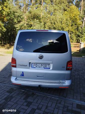 Volkswagen Caravelle - 4