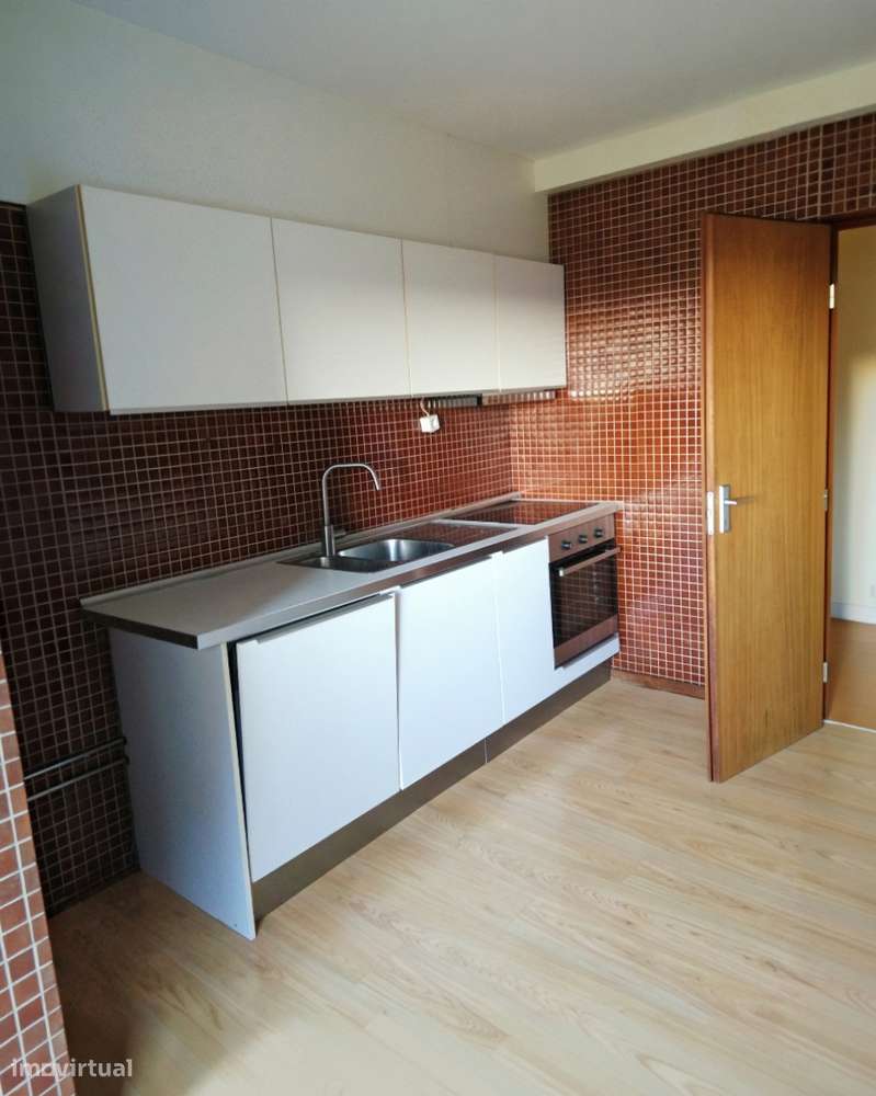 Apartamento T3 com Garagem no Foco - Grande imagem: 3/11
