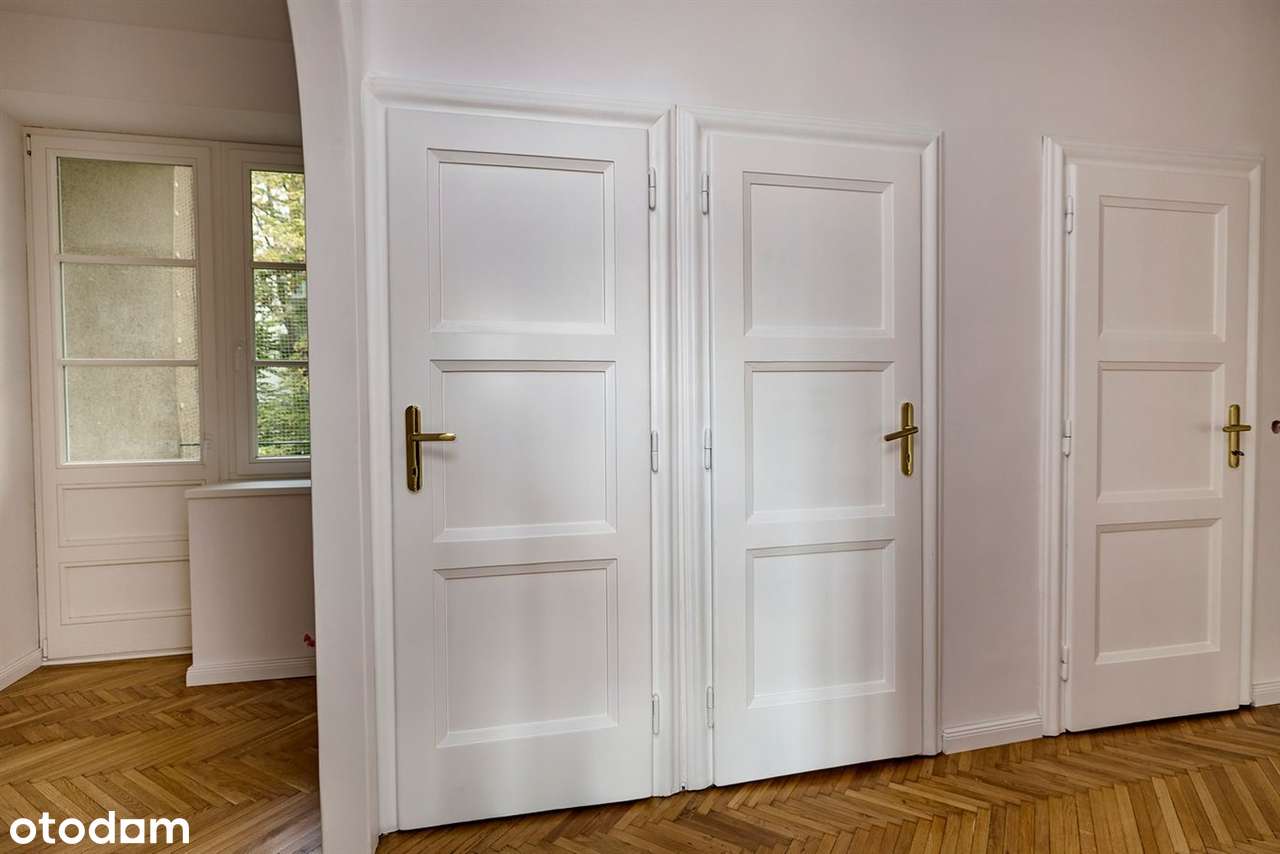 Magia światła w eleganckim mieszkaniu-10