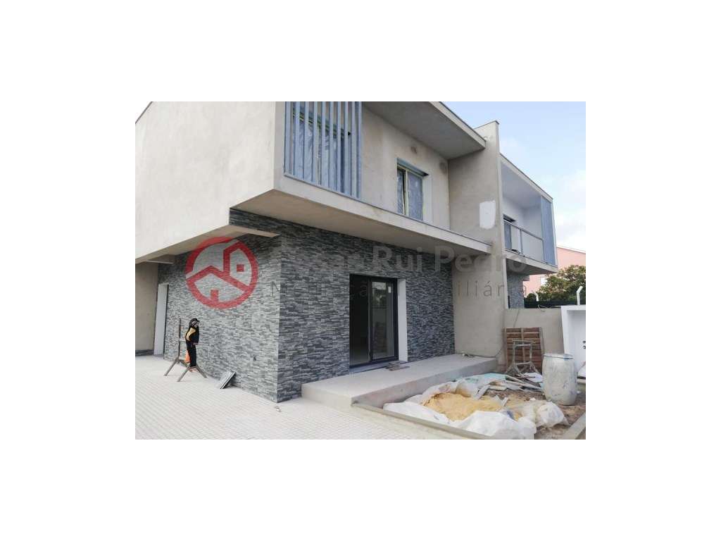 Moradia Geminada T3 em Construção, Fernão Ferro - Grande imagem: 3/18