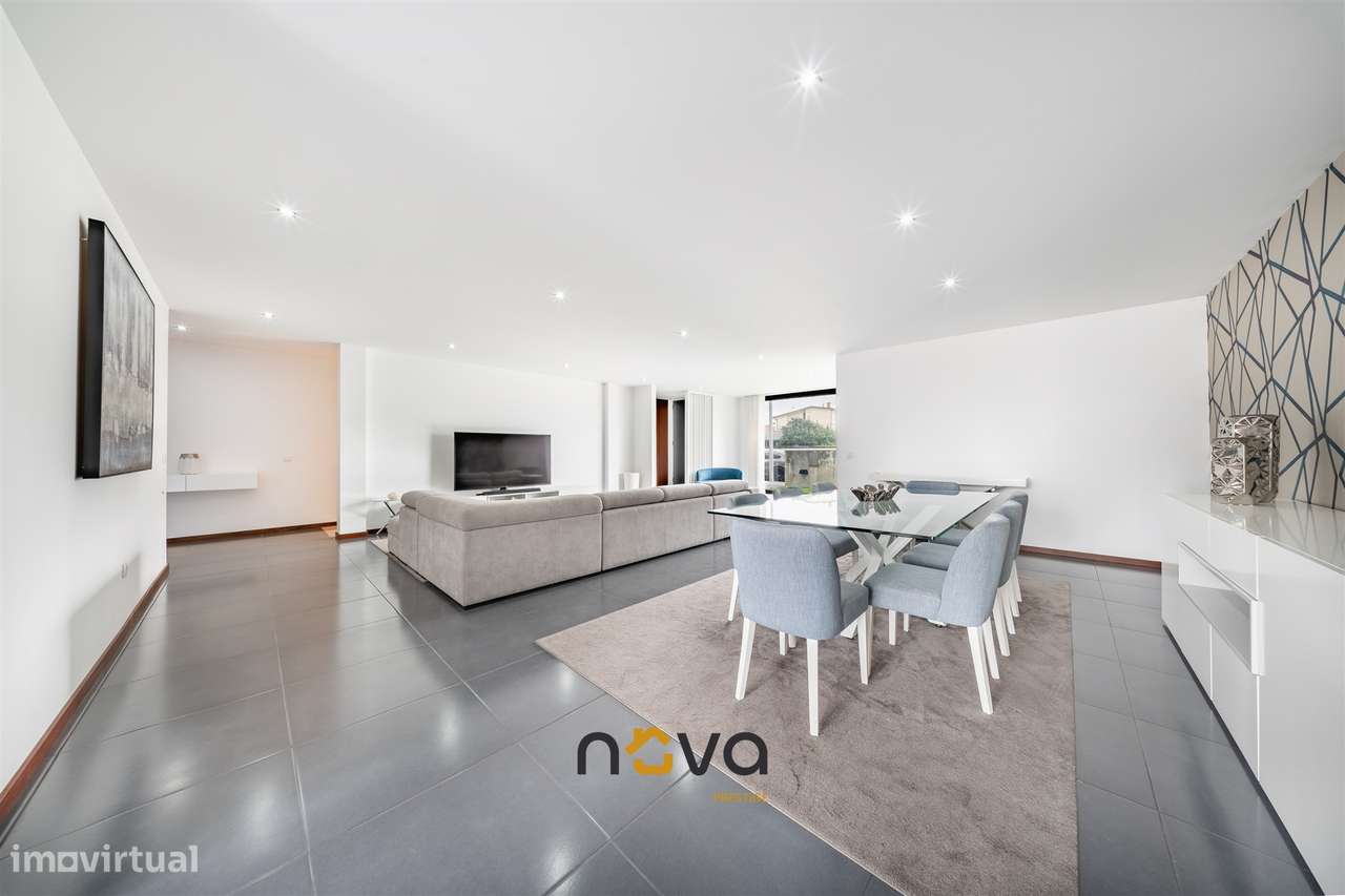 Moradia T4 em Aver-o-Mar a apenas 500 metros da praia - Grande imagem: 4/32