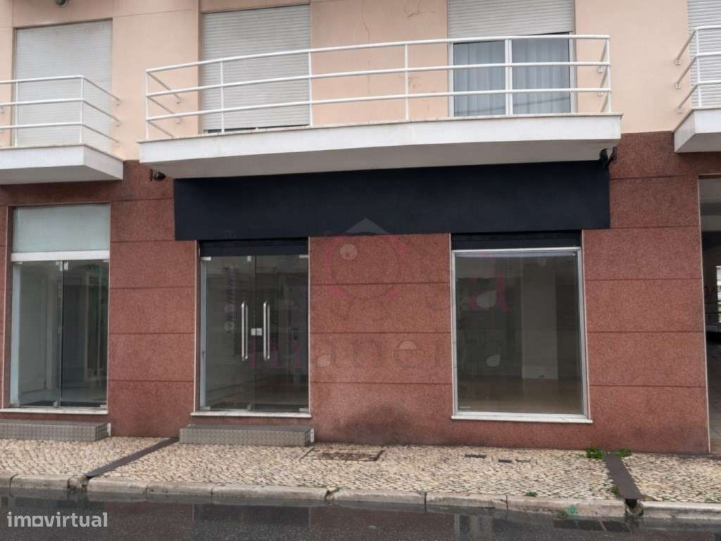 Loja com Garagem e Arrecadação em Sines, ideal para o seu negócio.-0