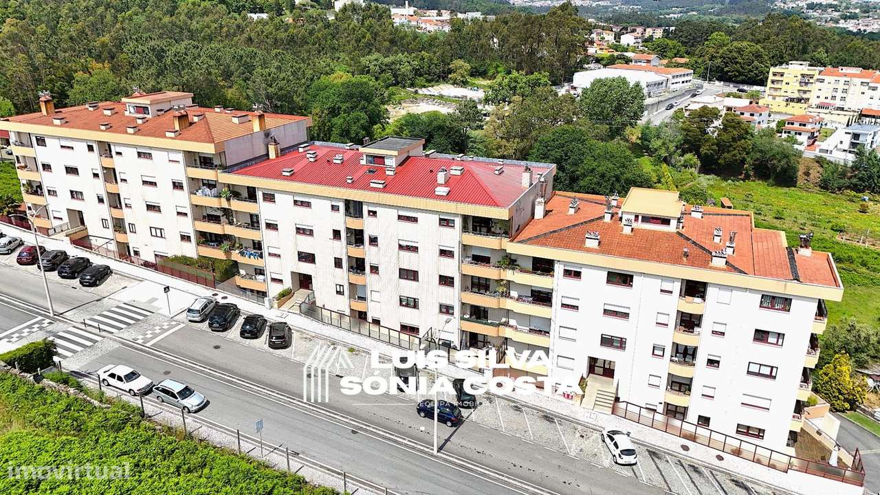 Apartamento T2 c/ Garagem, Arrumos, Varandas & Elevador –...-26