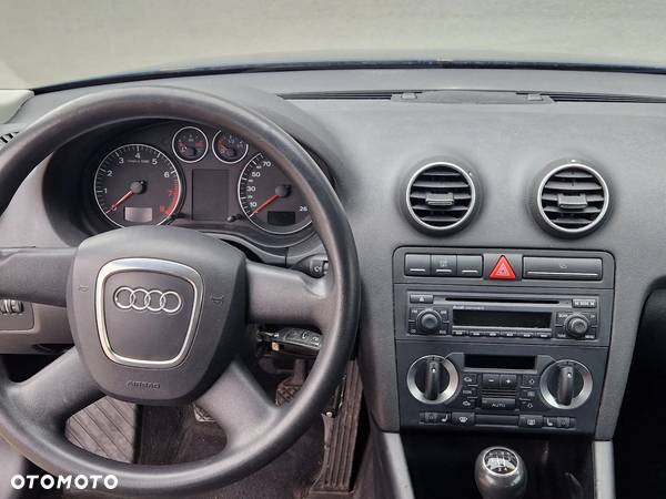 Audi A3 1.6 Ambiente - 3