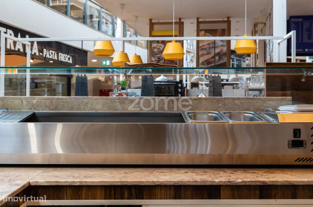 Trespasse de Banca de restauração no Mercado do Bom Sucesso - Grande imagem: 4/21