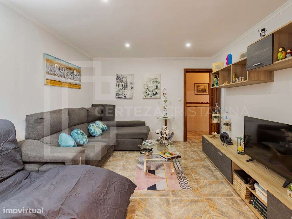 Moradia T3 com lareira, Garagem sótão e logradouro no Barreiro - Grande imagem: 4/25