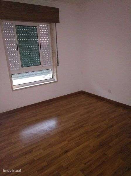 T1 em Rio de Mouro – Excelente localização e pronto a habitar - Grande imagem: 4/4