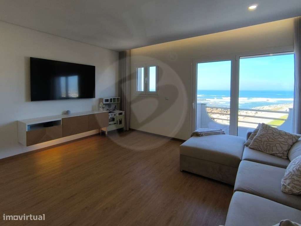 T2 Duplex com Terraço em 1ª Linha de Mar em Vila do Conde-1