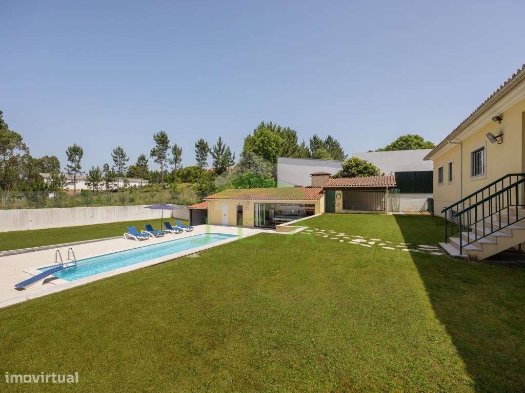 Moradia V4 com piscina e terreno a 15min de Leiria-41
