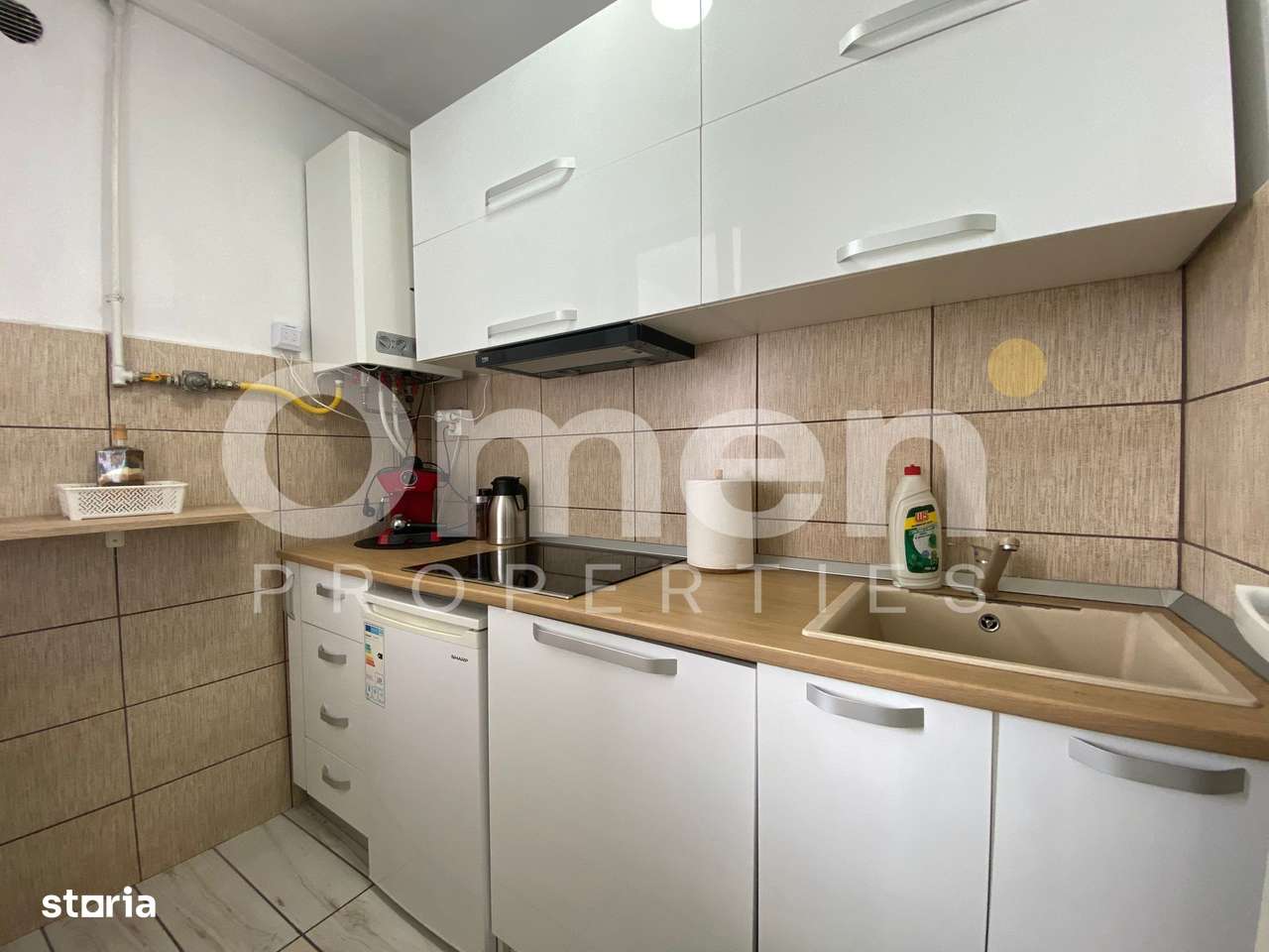 Garsoniera finisata modern, la etaj intermediar, cu priveliste panoram - Imagine principală: 4/7