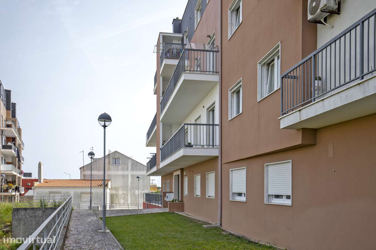 Apartamento T3 varanda estacionamento Corredoura Sesimbra-30
