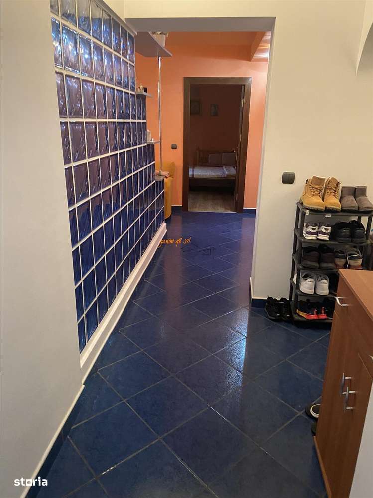 Apartament 4 camere , zona centrala - Inspectoratul Scolar ,suprafata-13