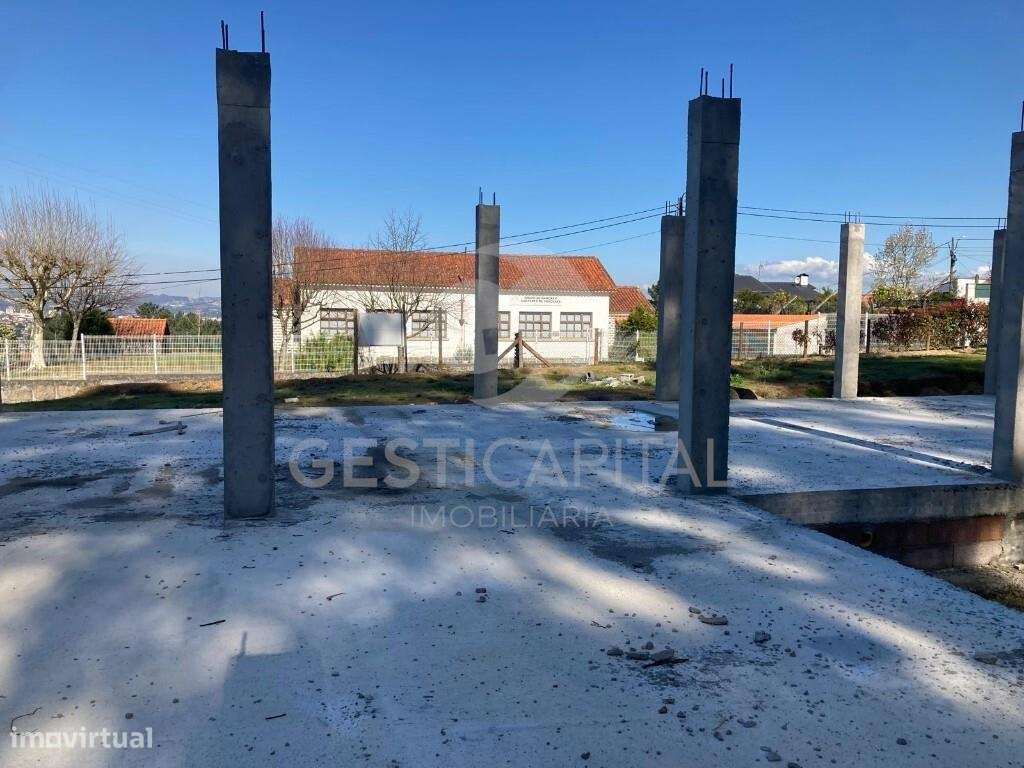 Oportunidade de Investimento: Moradia já com  Estrutura em Soalhães –-22