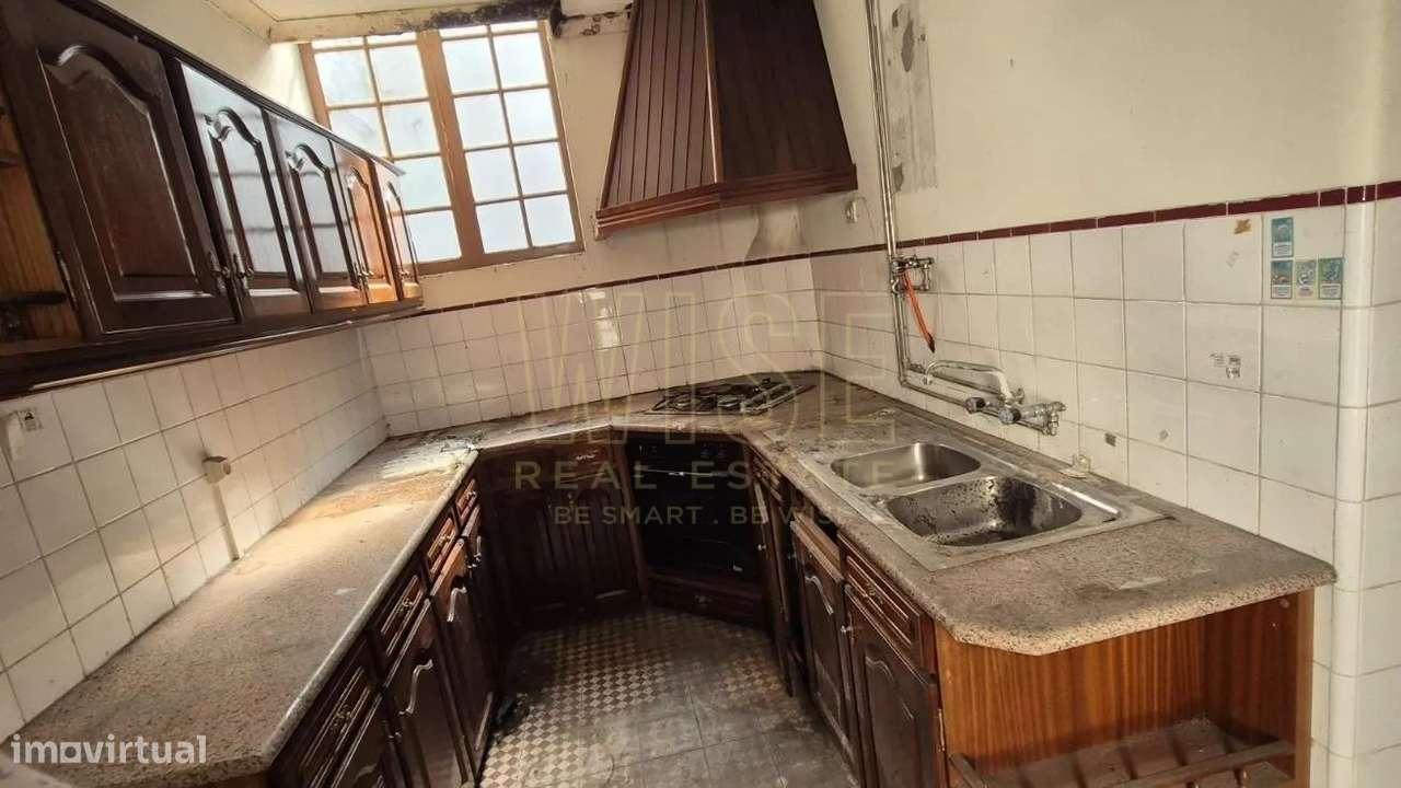PRÉDIO NA BAIXA EM COIMBRA-3