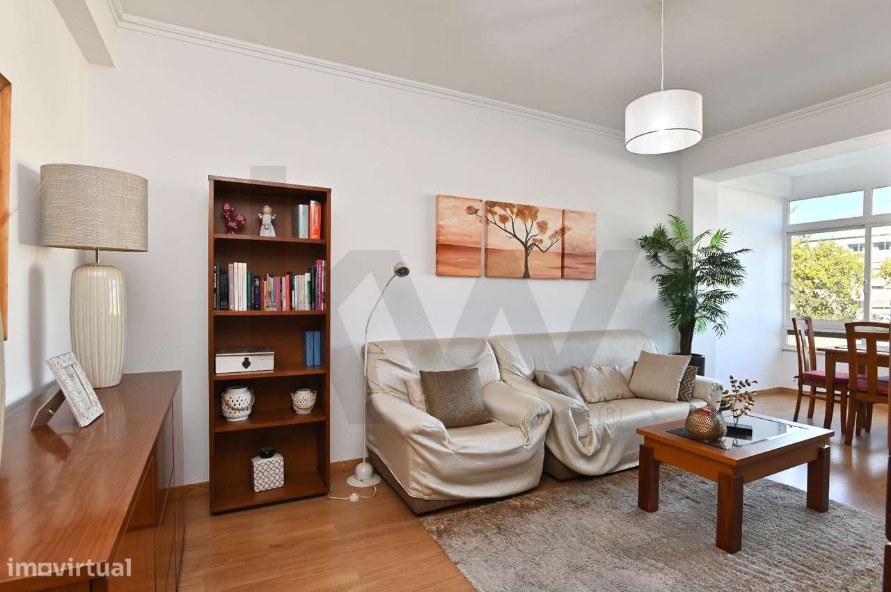 T2 em Oeiras na Rua António Sérgio - Grande imagem: 2/21