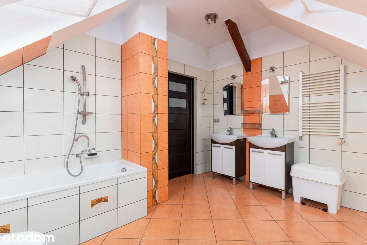 Funkcjonalny dom dla rodziny w okolicy Jeziora Żywieckiego.-12