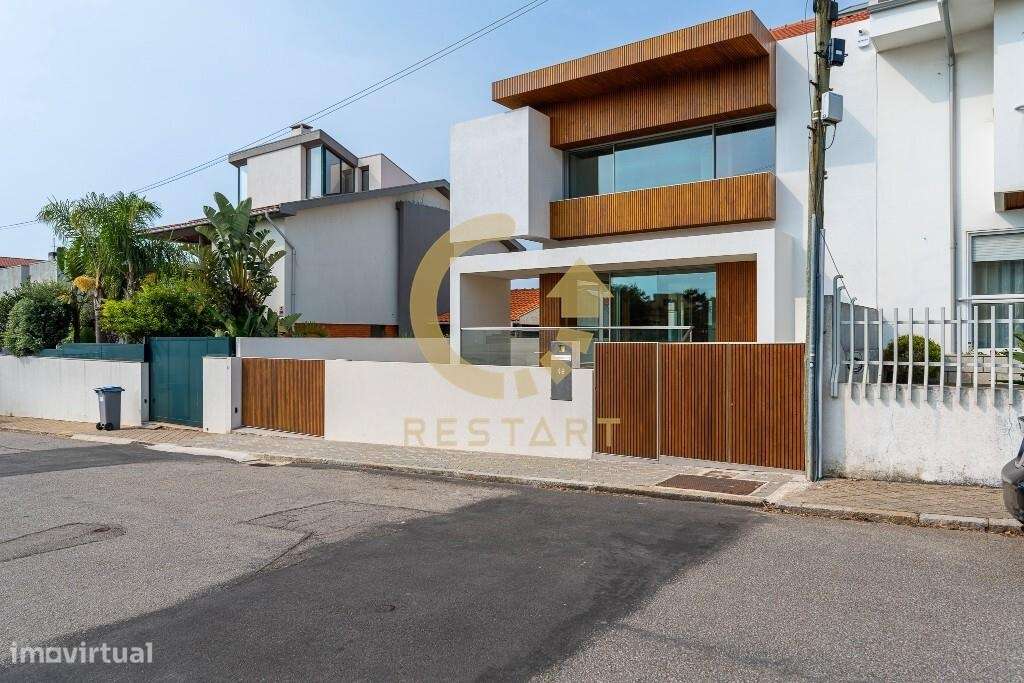 Moradia T3 +1 com Ginásio e Piscina em Salgueiros, Canidelo - Grande imagem: 4/60