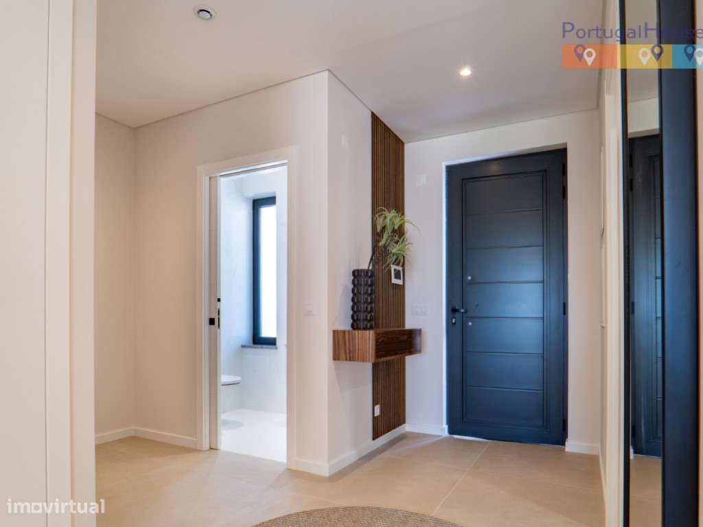 Vivenda T4+1 na praia do Areal com piscina.-10