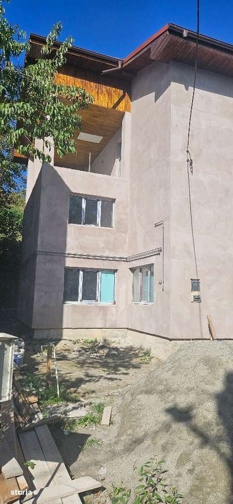 Vand apartament 3 camere Deva, in Vila cu 3 ap etaj 2 + 250 mp teren - Imagine principală: 1/18