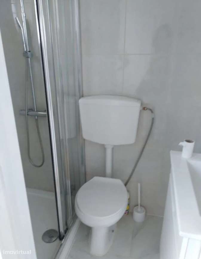 Excelente Apartamento de 4 assoalhadas sito nas Avenidas Novas-8