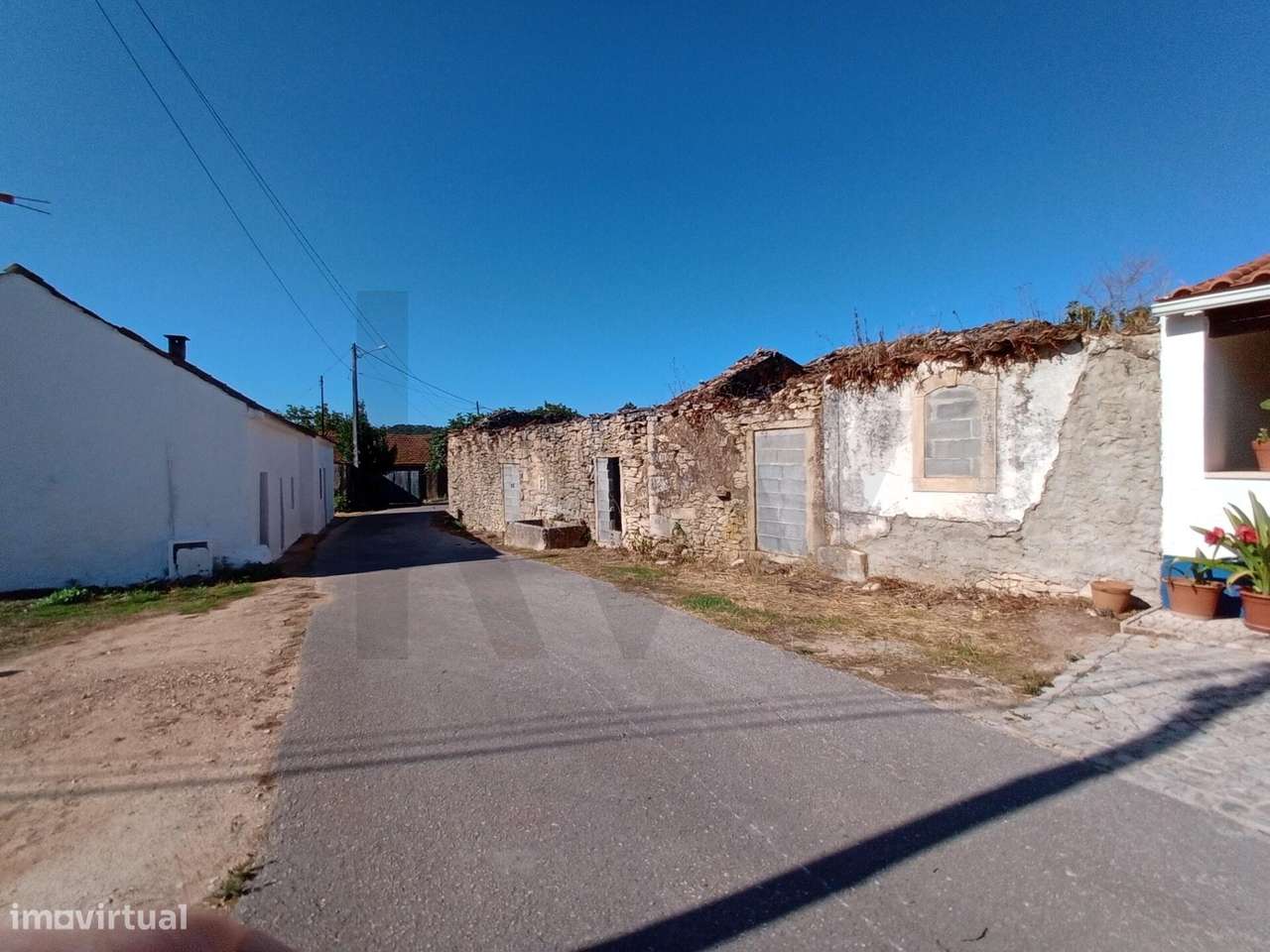 Moradia em ruina com terreno em Maxieira-14