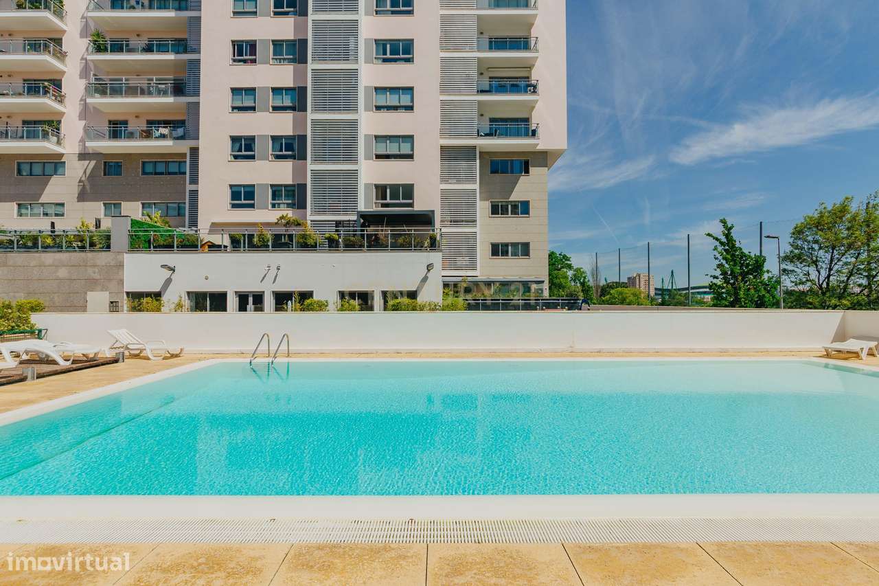 Excelente T1 com piscina, garagem e arrecadação - Grande imagem: 3/34