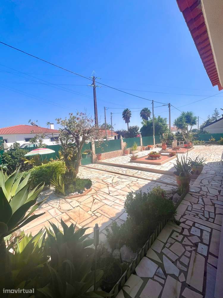 Moradia T2+1 com piscina em Salvaterra De Magos.-44