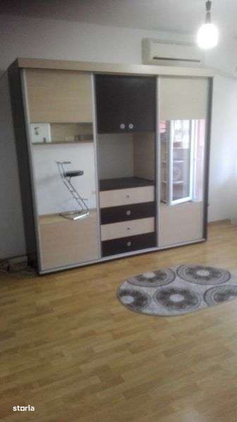 inchiriez garsoniera cocheta in drumul-taberei - Imagine principală: 4/8