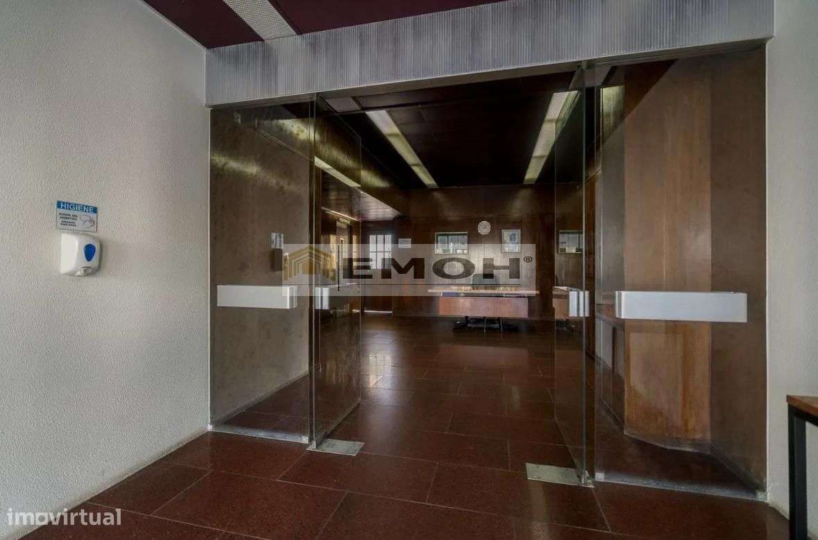 Apartamento T3 à venda na Quinta do Marquês-26