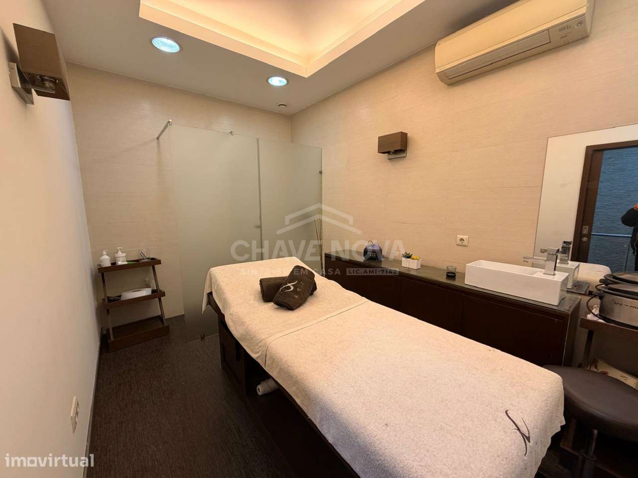 Loja com 150m2 em Costa Cabral perto do Metro Combatentes - Porto - Grande imagem: 2/19