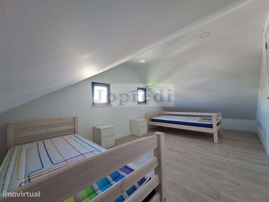 Moradia T4 na Aroeira-38