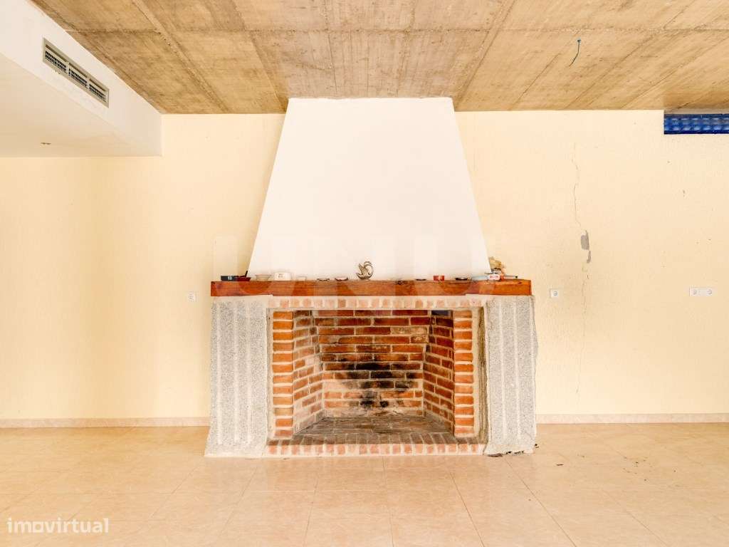 Quinta com 4,8 hectares e casa T9 em Vila Nova da Baronia-59