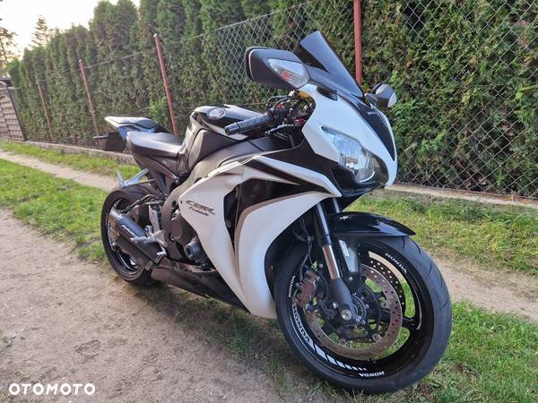 Honda CBR - 1