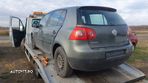 Dezmembram Volkswagen Golf 5 1.9 TDI - 2