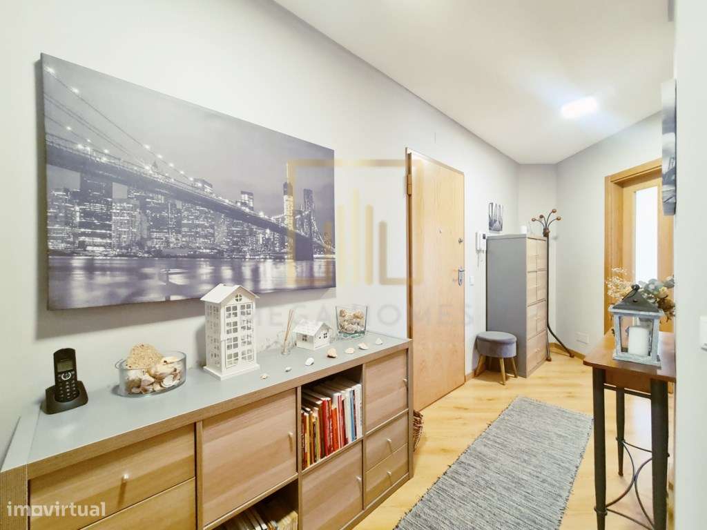 Apartamento T3 com Terraço e 3 WC, em Lagoa.-25