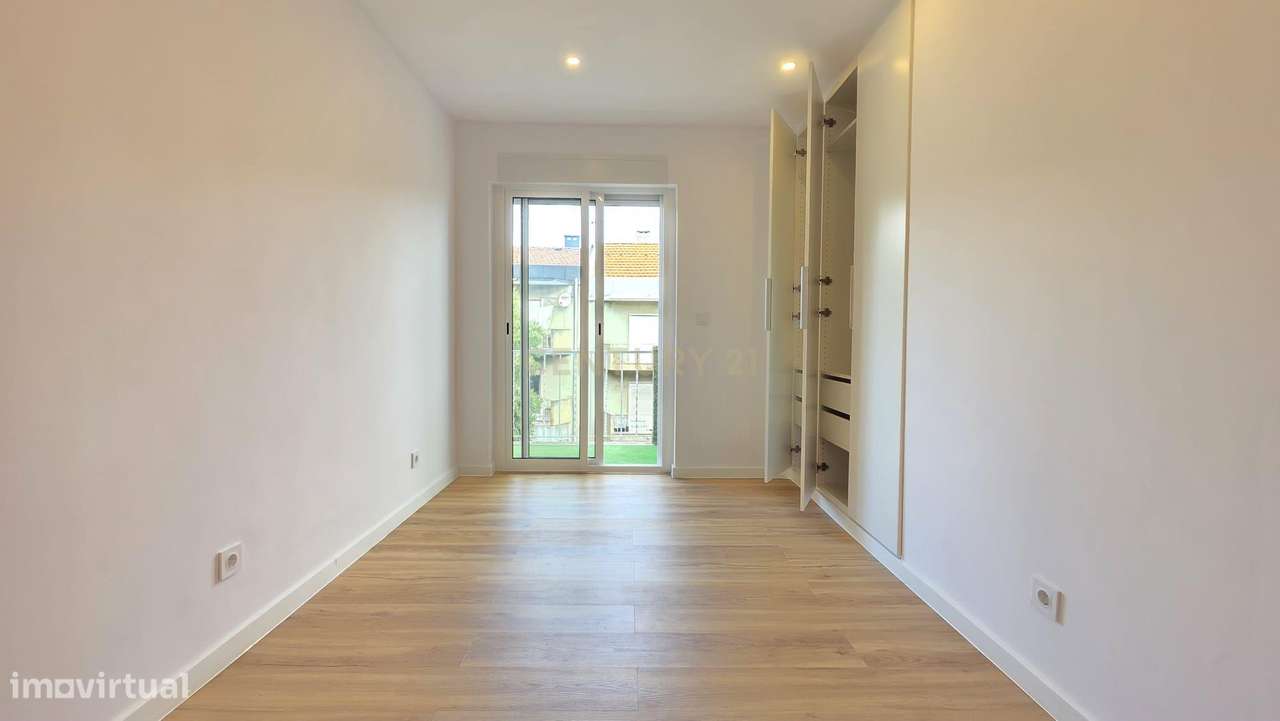 T2 Totalmente Remodelado | Damaia – Amadora | A 5 Minutos da Estação-5