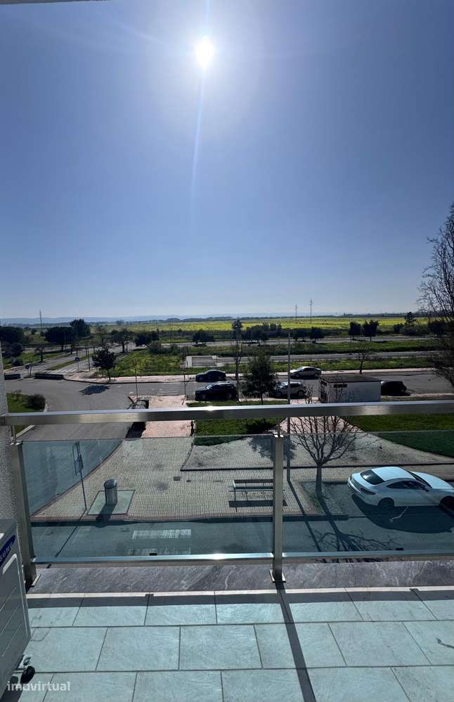 T2 com varanda, garagem e terraço no Entroncamento-11