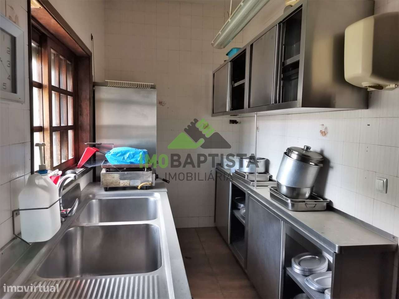 Loja com 168 m2 em Fiães-8