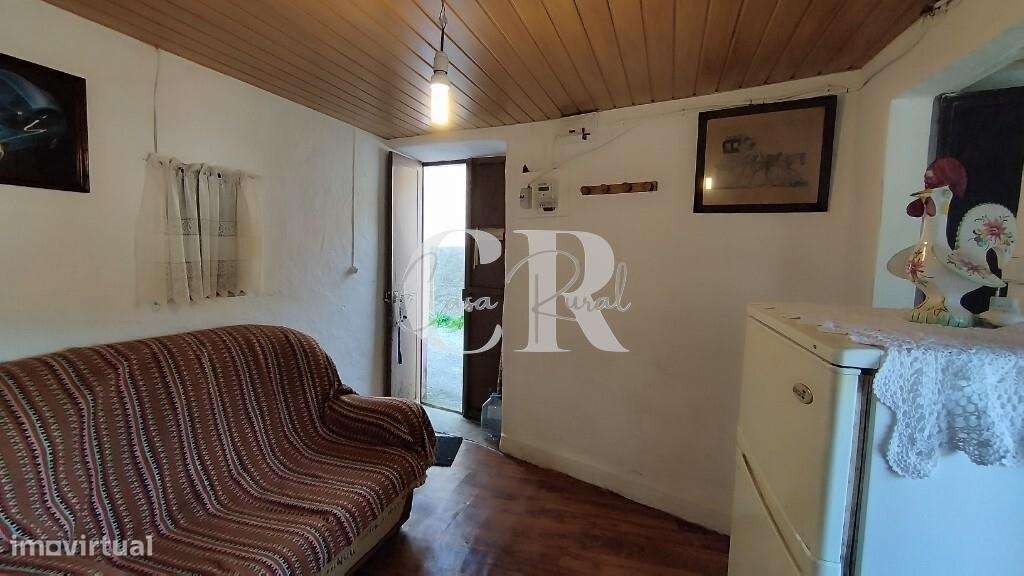 Moradia rés-do-chão, em pedra, com condição de habitabilidade - Grande imagem: 5/23