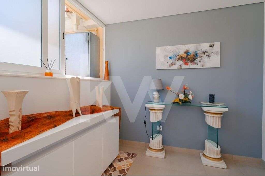 MORADIA ISOLADA | REMODELADA | 1º LINHA DE MAR - Grande imagem: 4/26